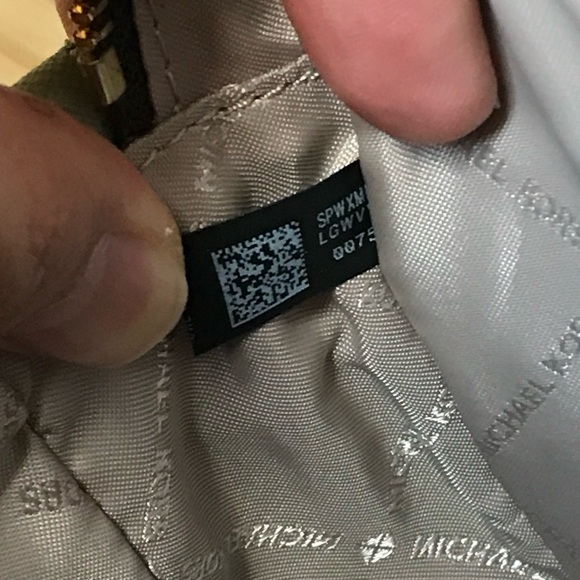 🌼Michael Kors Purse - Picture 10 of 13